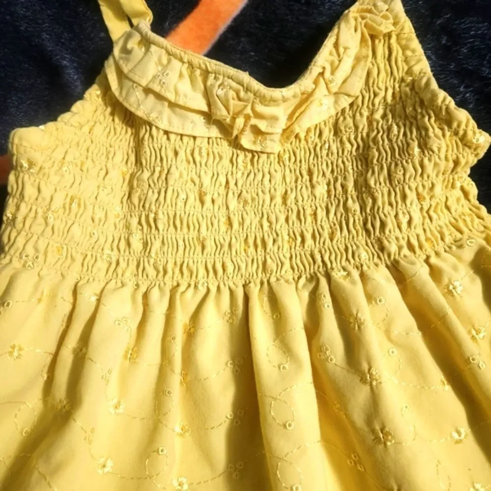 Girl's 5 Years Yellow Blue Lot od 3 Pieces  2 Dresses & Overall